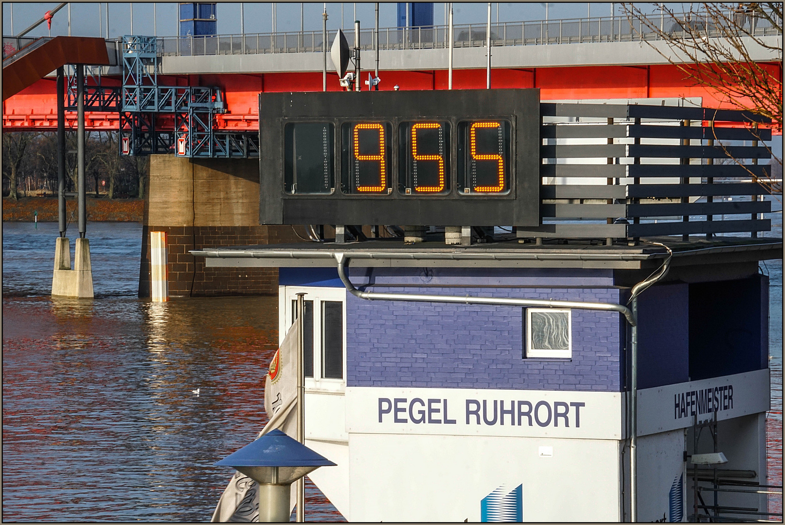 Duisburg - Ruhrort Pegel