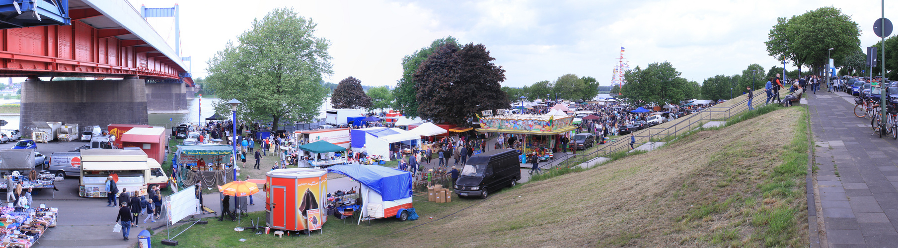 Duisburg Trödelmarkt Mühlenweide