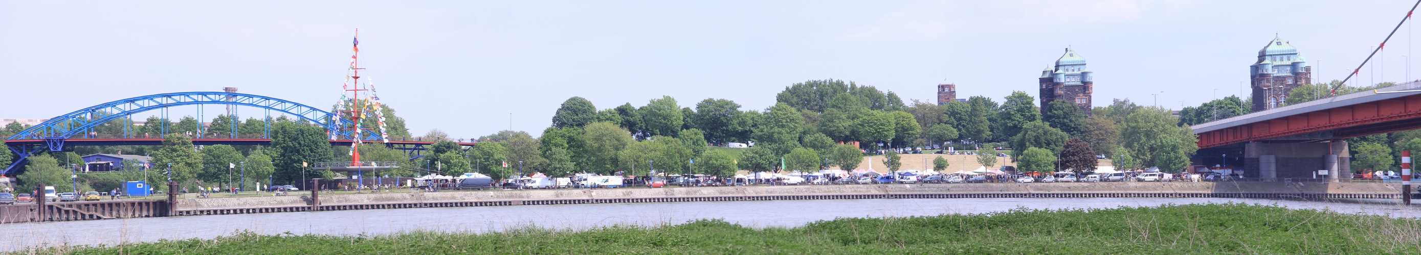 Duisburg Trödelmarkt Mühlenweide von linksrheinisch