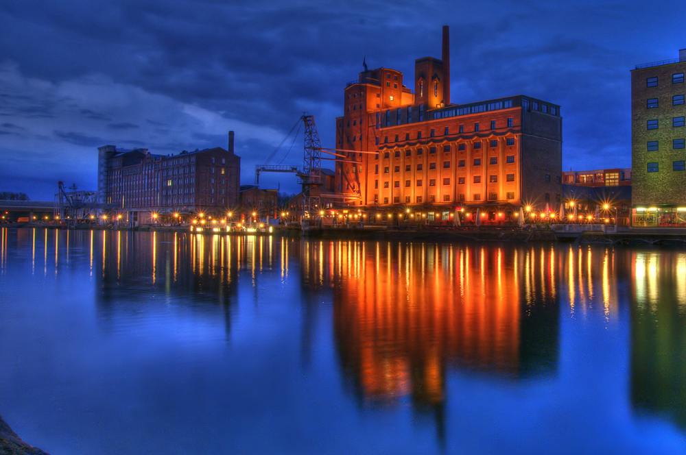 Duisburger Hafen bei Nacht I