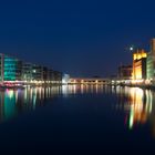 Duisburger Innenhafen bei Nacht