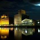 Duisburger Innenhafen bei Nacht