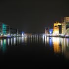 Duisburger Innenhafen bei Nacht