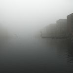 Duisburger Innenhafen im Nebel ....