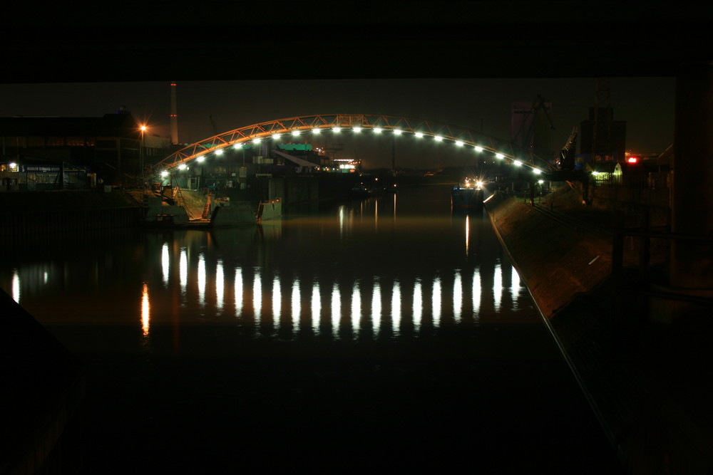 Duisburger Innenhafen nähe Marinentor