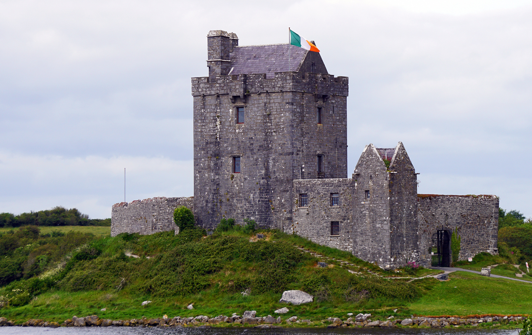 Dunguaire Castle