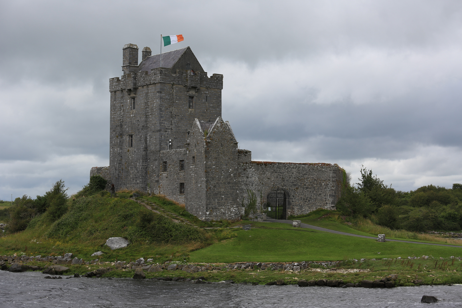 Dunguire Castle