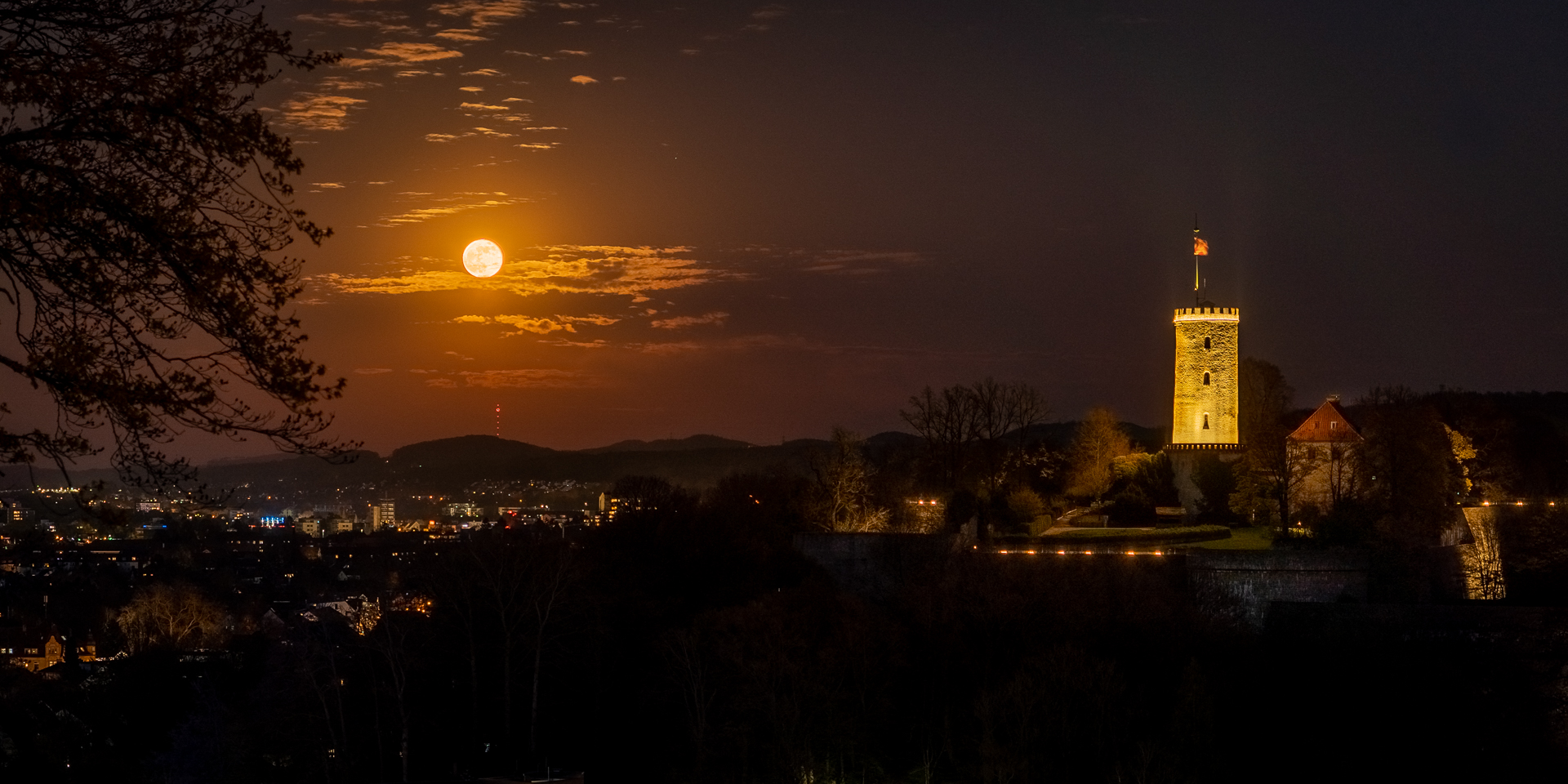 Dunkel war's, der Mond schien helle Foto & Bild nachtaufnahme, burg, mond Bilder auf