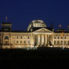 ... dunkelblauer Reichstag ...