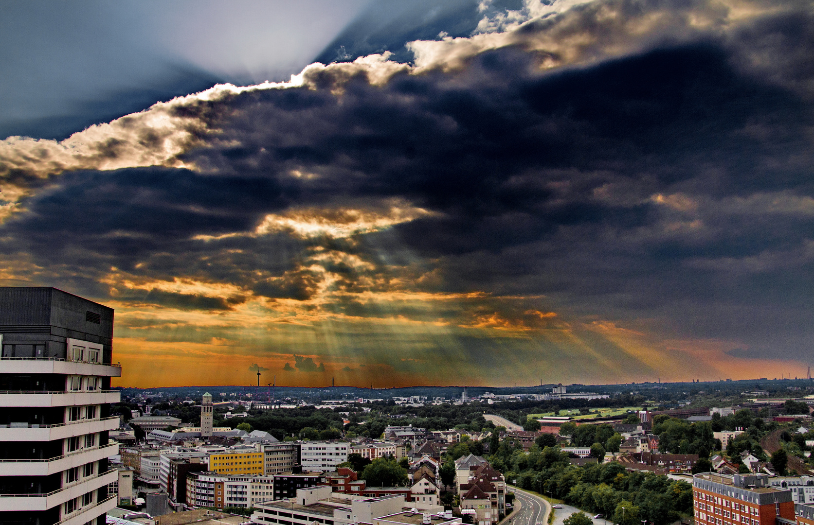 Dunkele Wolken über Mülheim a.d.Ruhr