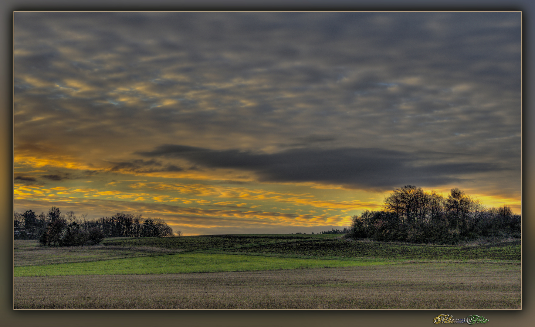 dunkle Schäfchenwolken