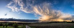 dunkle und helle Regenwolken