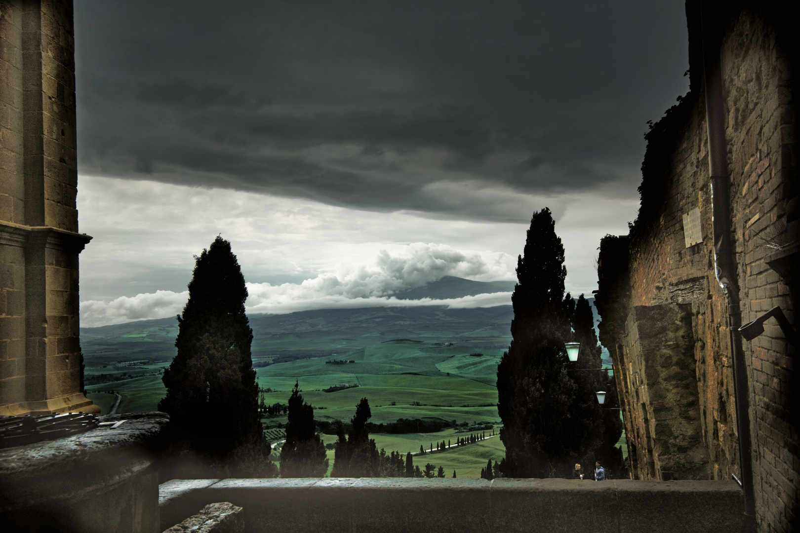 " dunkle Wolke über Pienza "