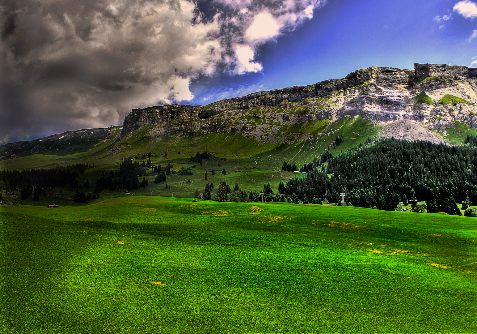 Dunkle Wolken am Himmel