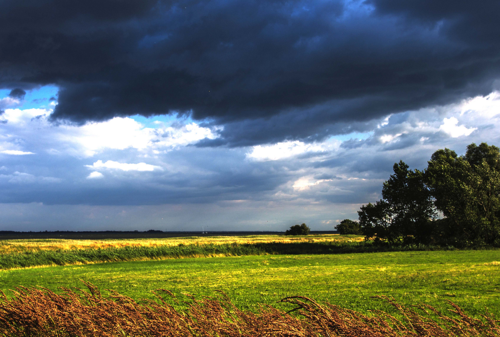 Dunkle Wolken über....