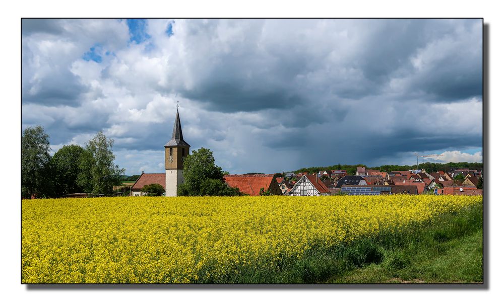 Dunkle Wolken über Bachenau