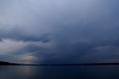 Dunkle Wolken über dem Ammersee...