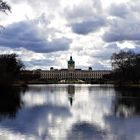 Dunkle Wolken über dem Schloss