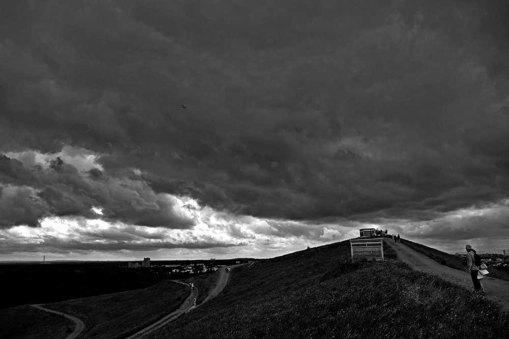 dunkle Wolken über dem Schneckenberg