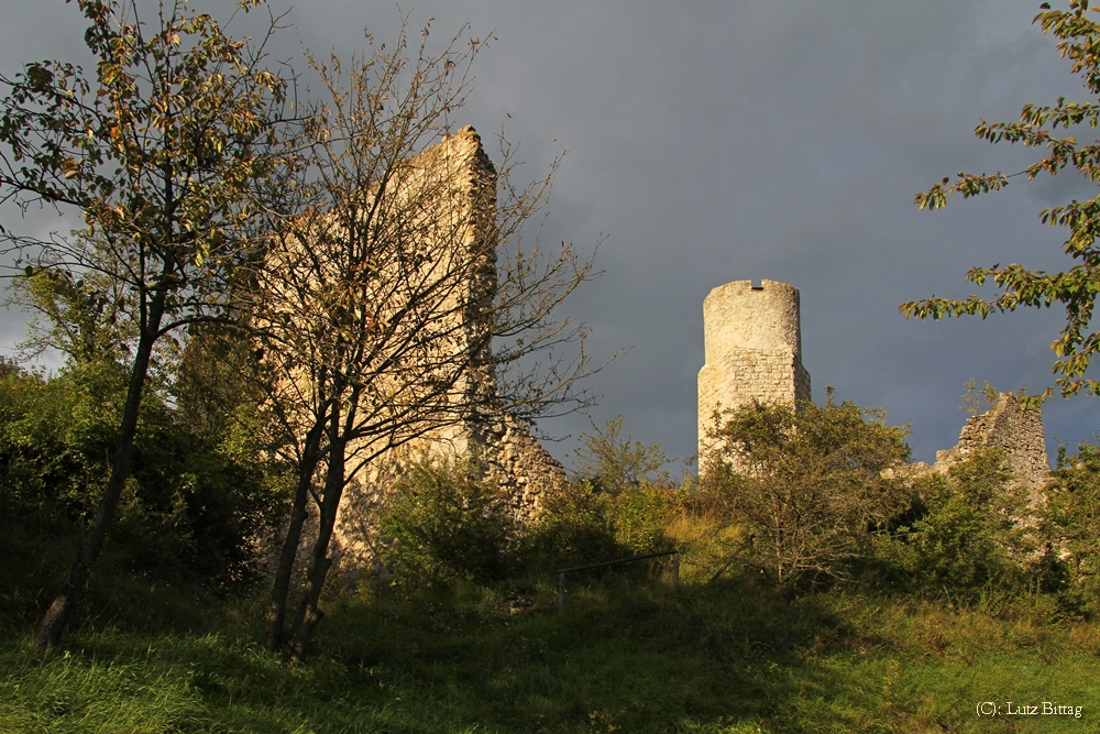 Dunkle Wolken über der Brandenburg