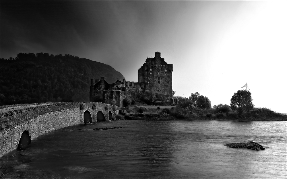 Dunkle Wolken über Eileen Castle