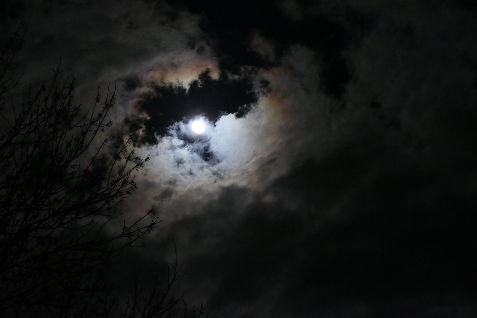 Dunkle Wolken über Erding