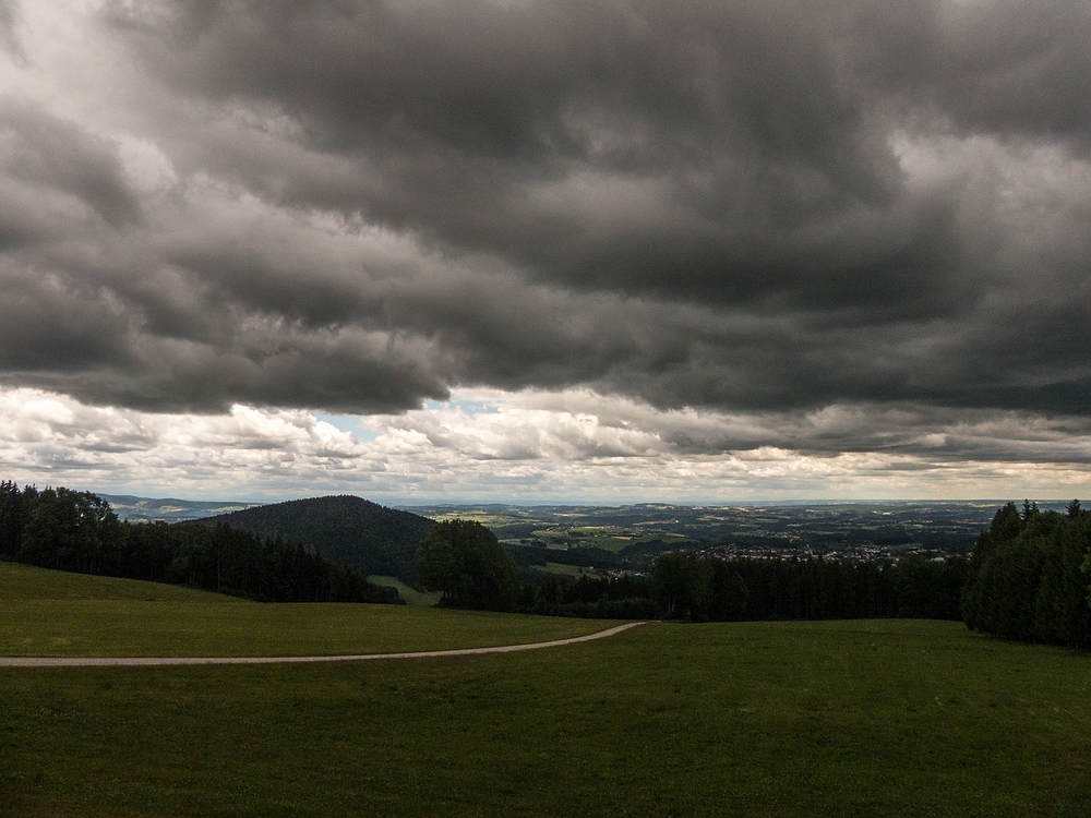 Dunkle Wolken über Hauzenberg