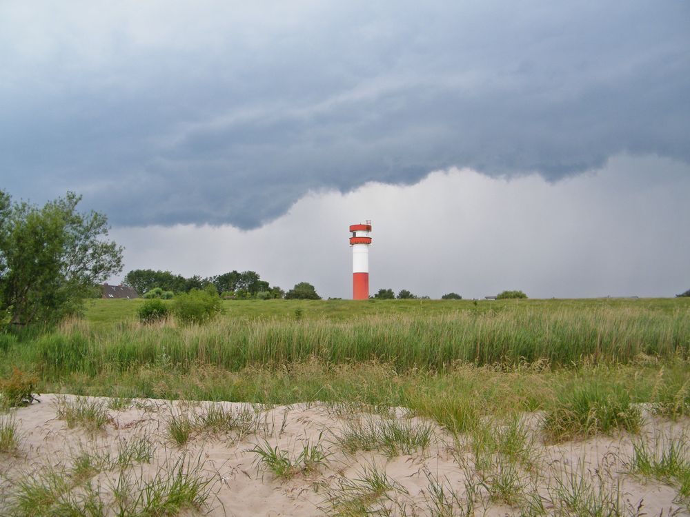 Dunkle Wolken über Krautsand