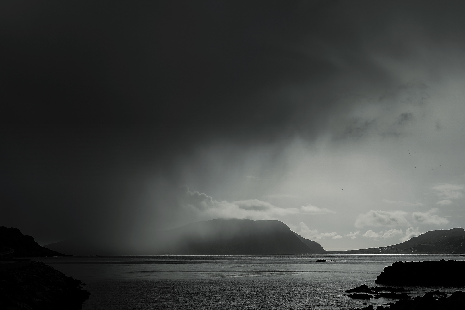 Dunkle Wolken über Runde