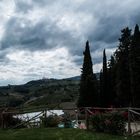 dunkle Wolken über San Gimignano , in der Nähe von Florenz