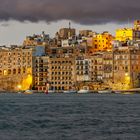 Dunkle Wolken über Senglea