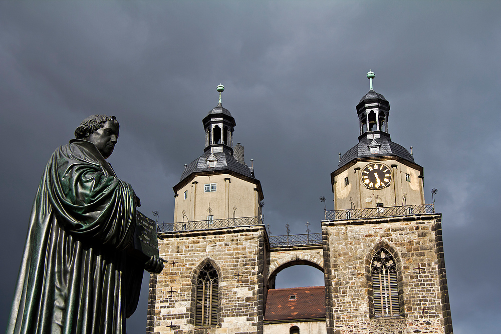 Dunkle Wolken über Wittenberg