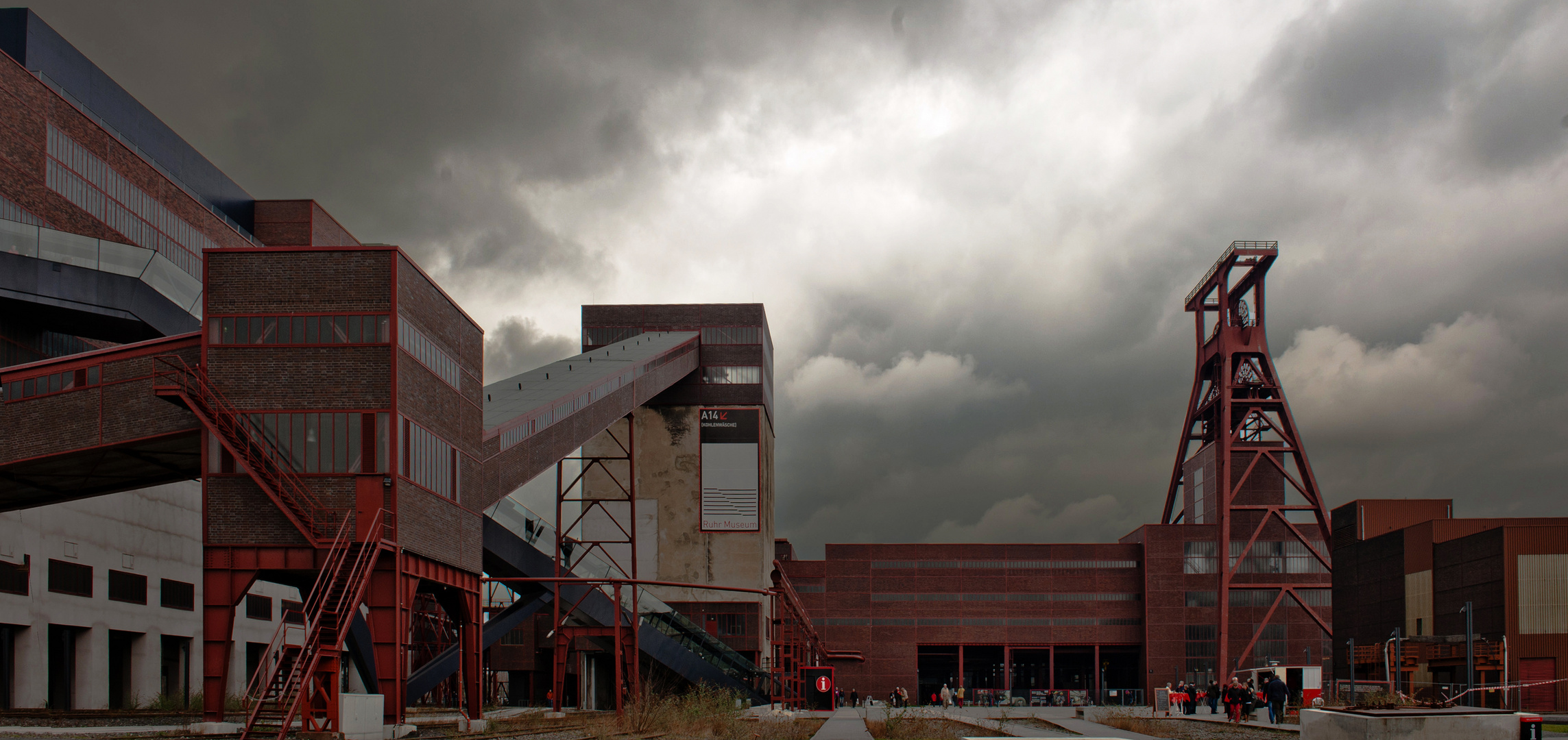 Dunkle Wolken über Zollverein