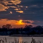 Dunkle Wolken ziehen auf