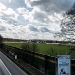 Dunkle Wolken ziehen auf