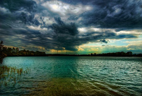 Dunkle Wolken......leider immer noch ...