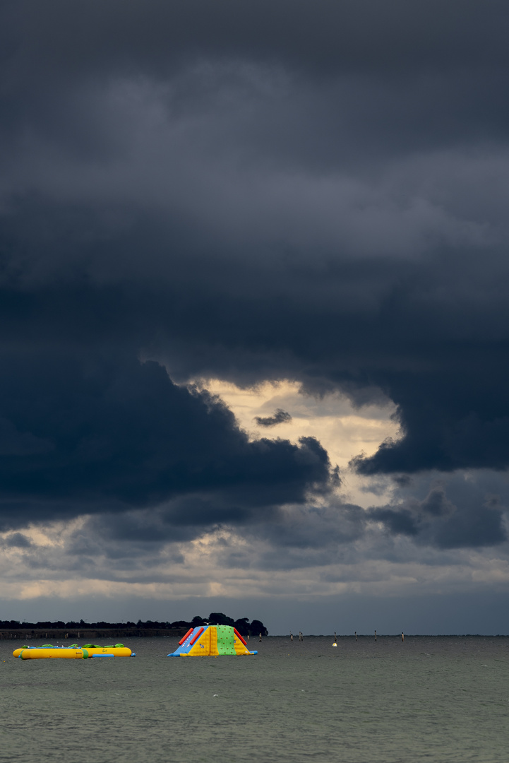 dunkler Himmel Fehmarn Strand