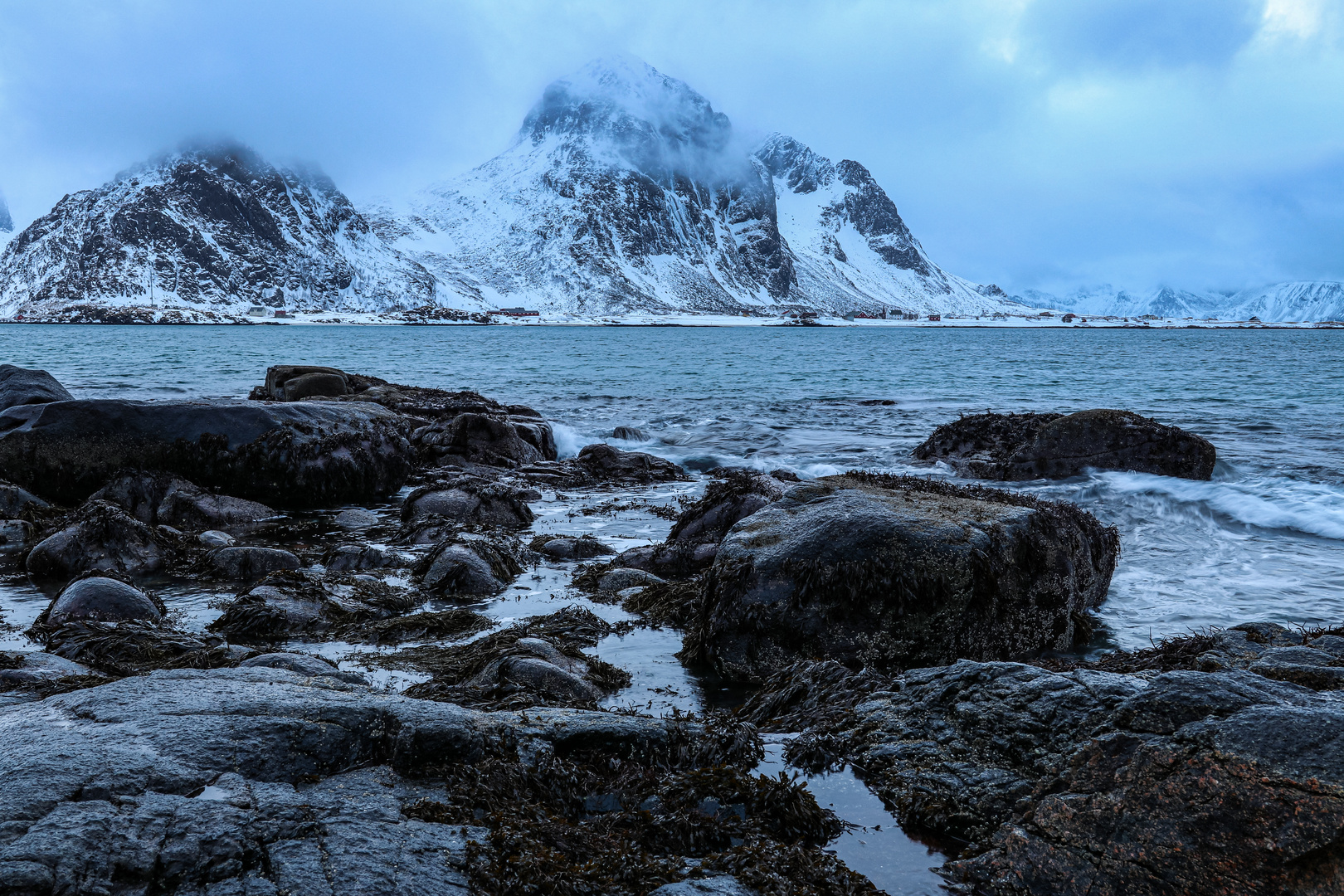 Dunkler Winter in Norwegen