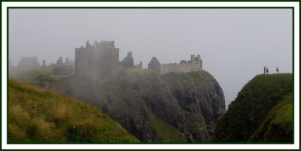 DUNNOTTAR CASTLE ( ENTRE TINIEBLAS)