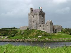 Dunquaire Castle