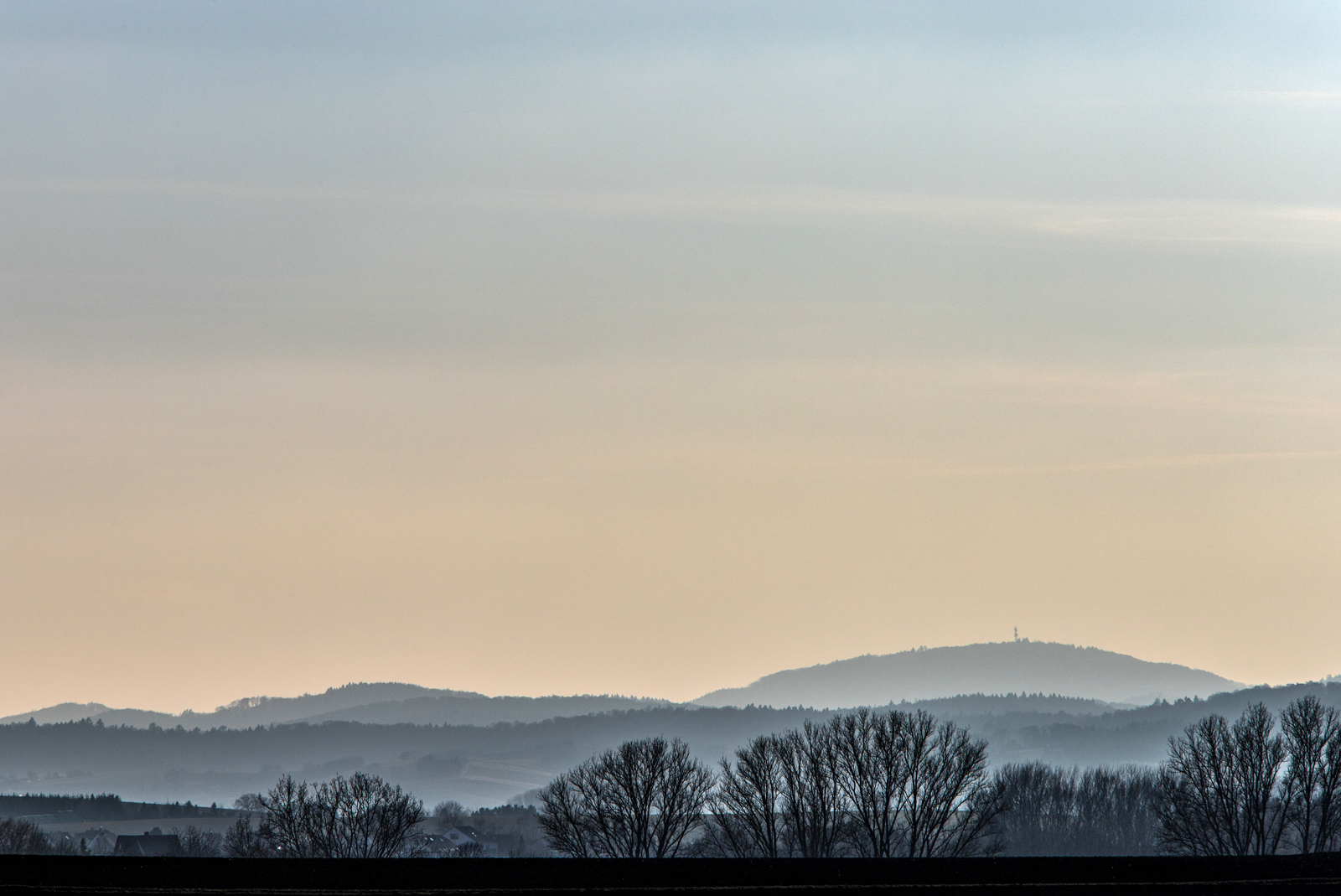 Dunst in den Hügeln