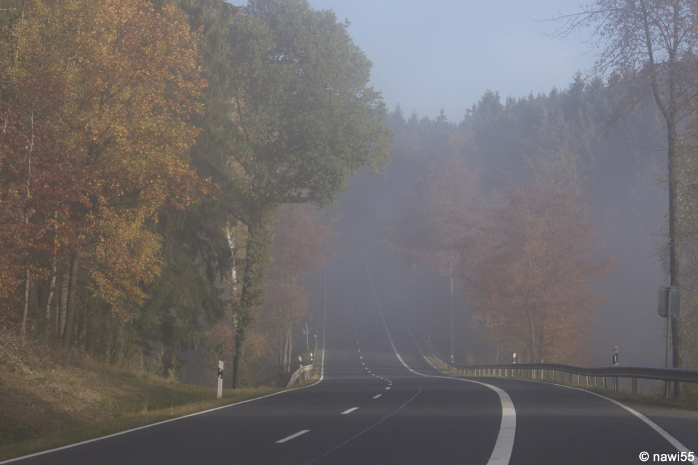 Dunst über der Straße