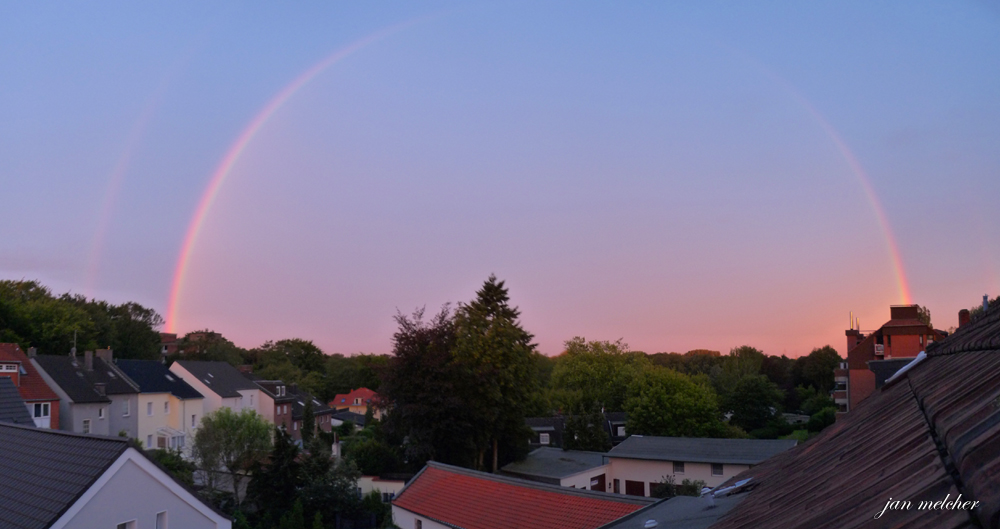 Dunstbogen im Morgengrauen