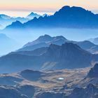 Dunstfelder in den Seitentäler unter den Dolomiten