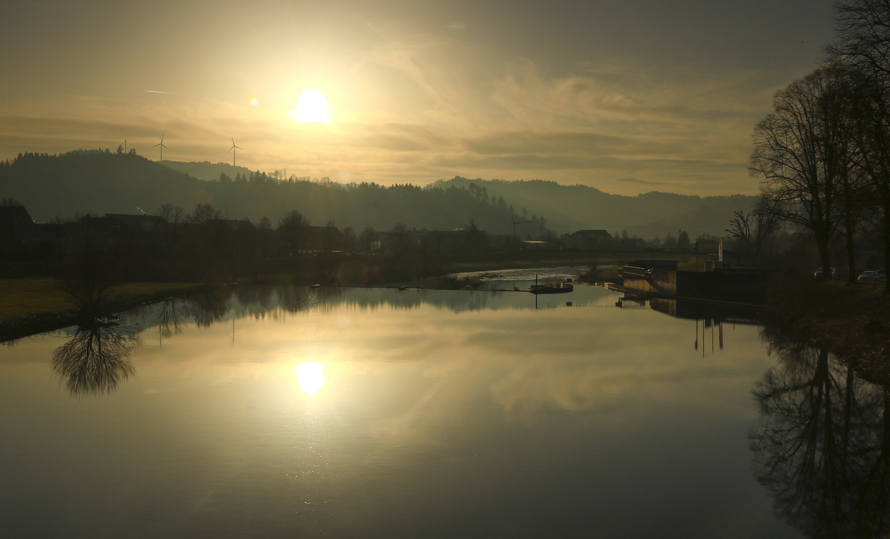 Dunstige Abendstimmung.