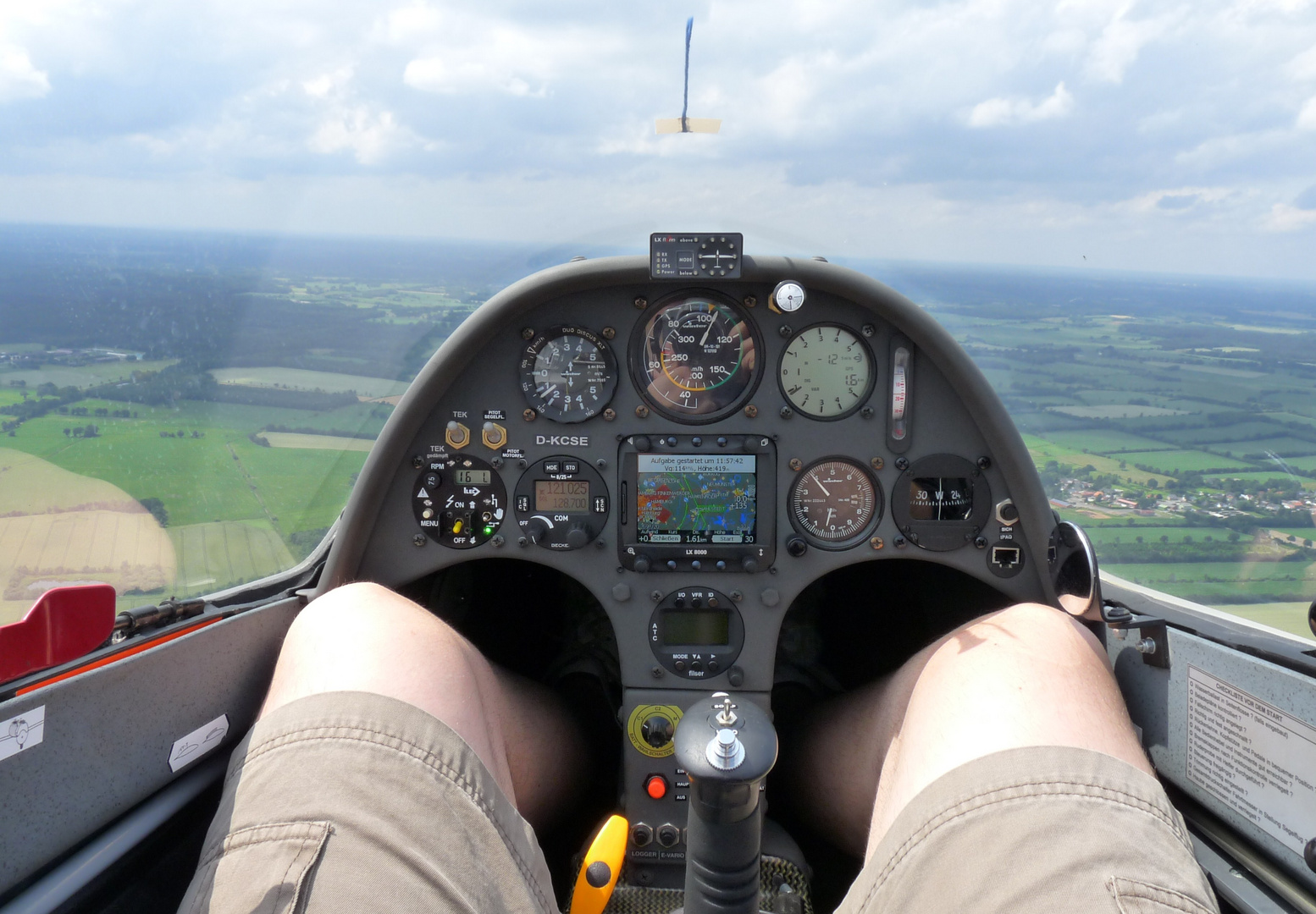 Duo-Discus XLT Cockpit in flight