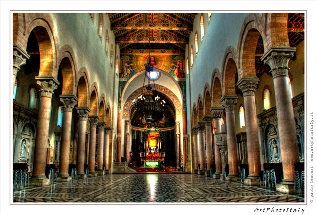 Duomo di Messina: la navata centrale