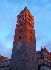 duomo di pistoia al tramonto