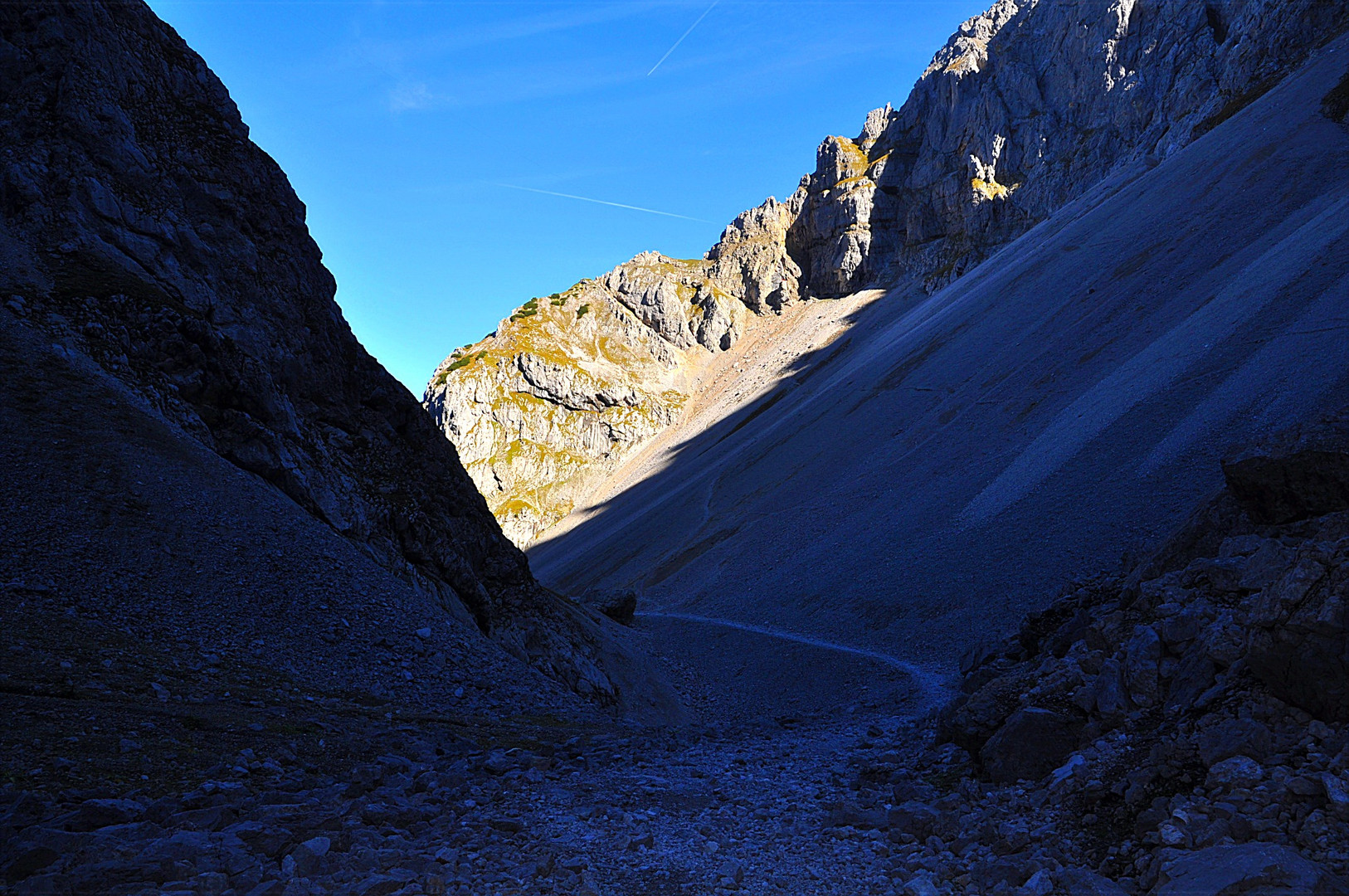 Durch das Dammkar auf wie Westliche Karwendelspitze