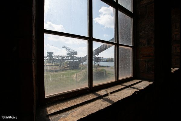 Durch das Fenster geschaut